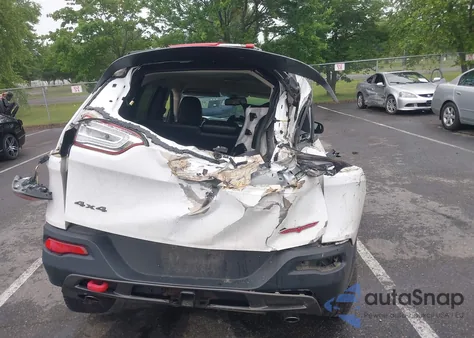 2016 Jeep Cherokee Trailhawk z USA, uszkodzony, nr VIN 1C4PJMBS4GW179121